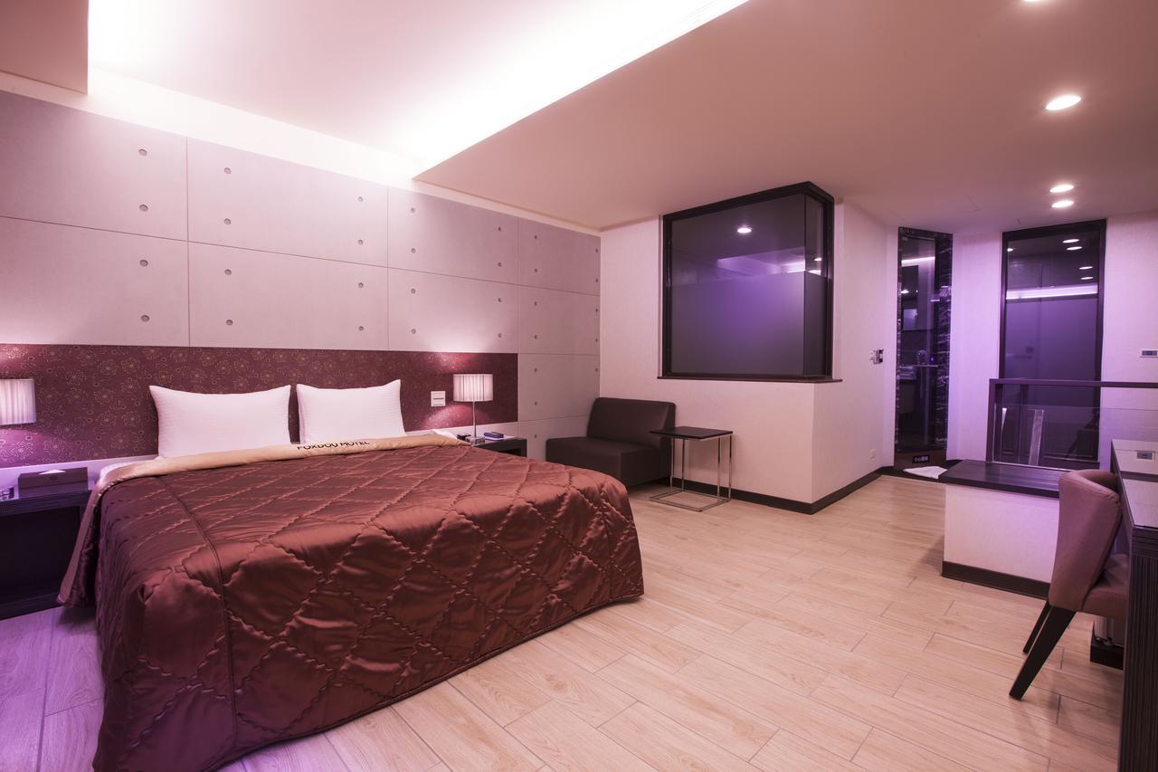 Foxdou Business Motel Тайнань Экстерьер фото